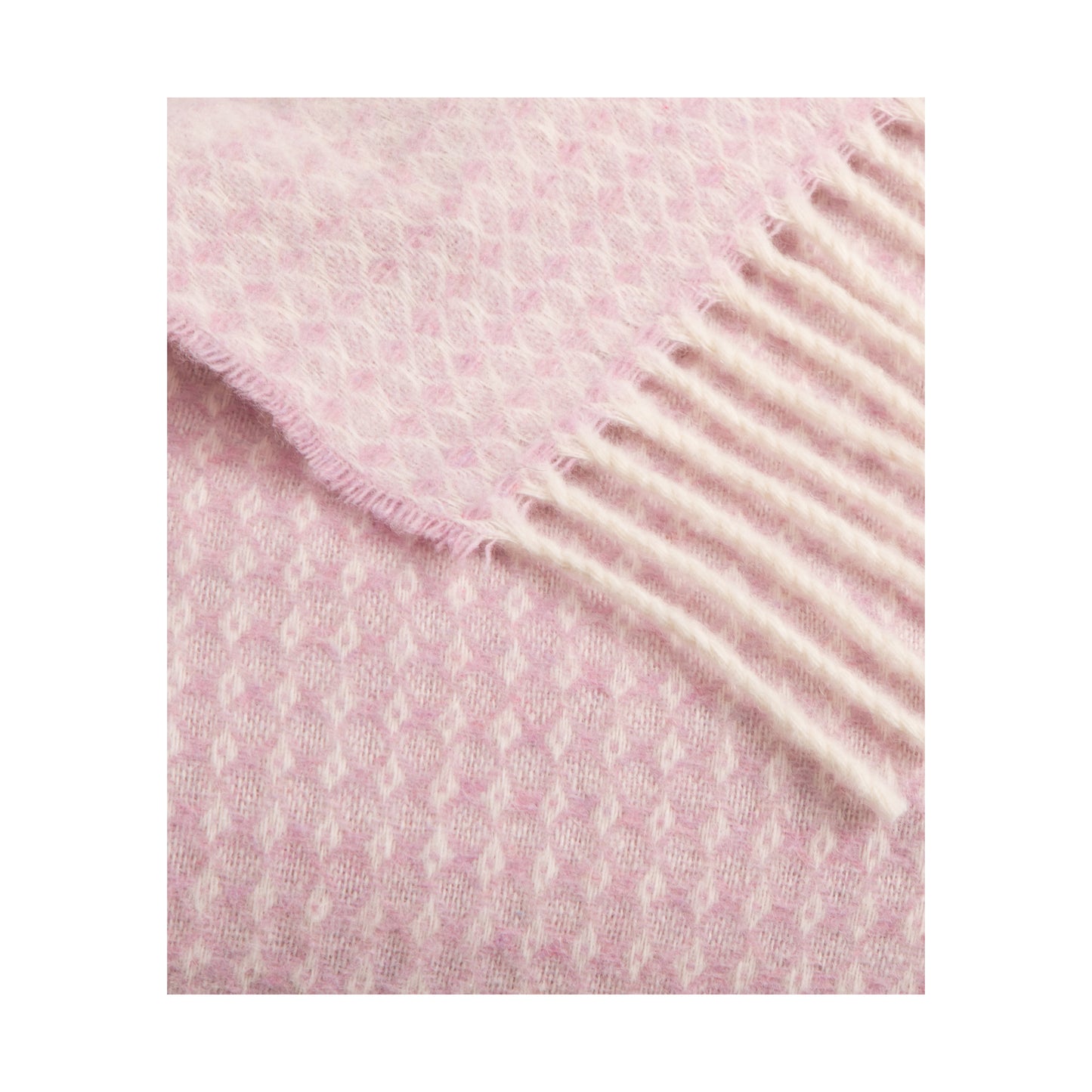 Fara 400 Throw, in soft recycled wool